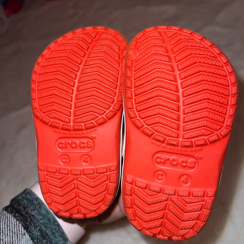 Minnie Mouse Crocs - Picture 2 of 2